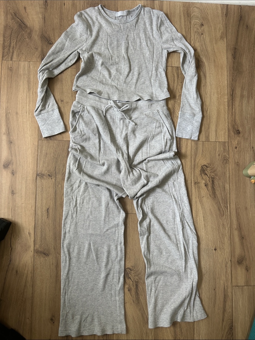 nuuds Light Gray Ribbed Lounge Set